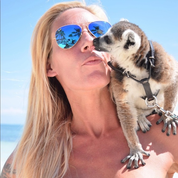 Meet your Posher, Christine - Picture 2 of 2